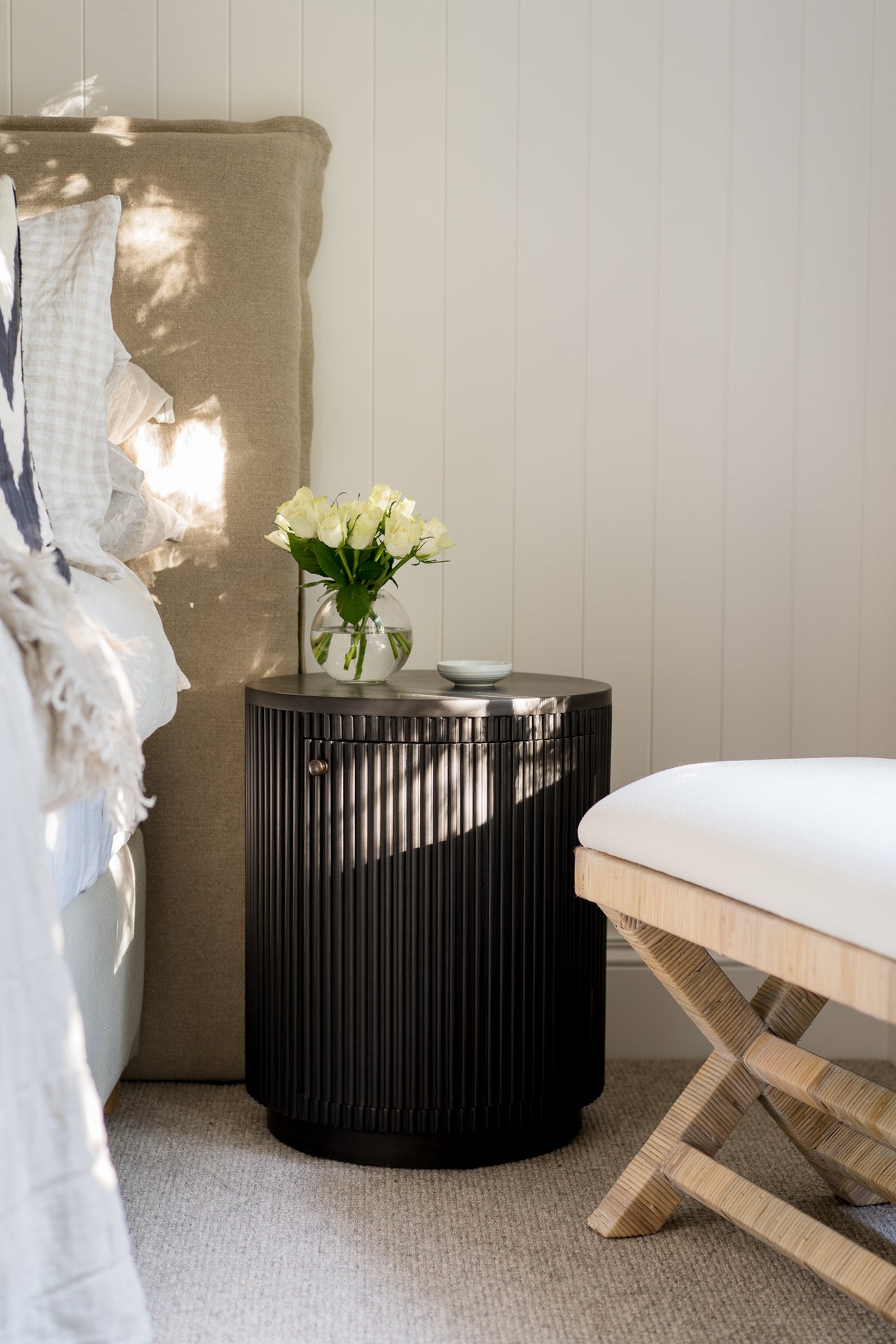 Kraton Round Bedside Table - Grey Oak